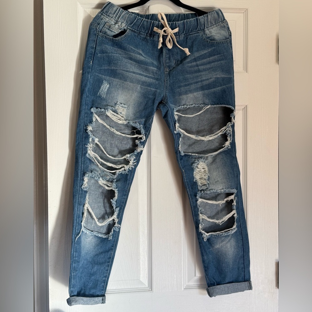 American Bazi very Distressed Jeans size medium